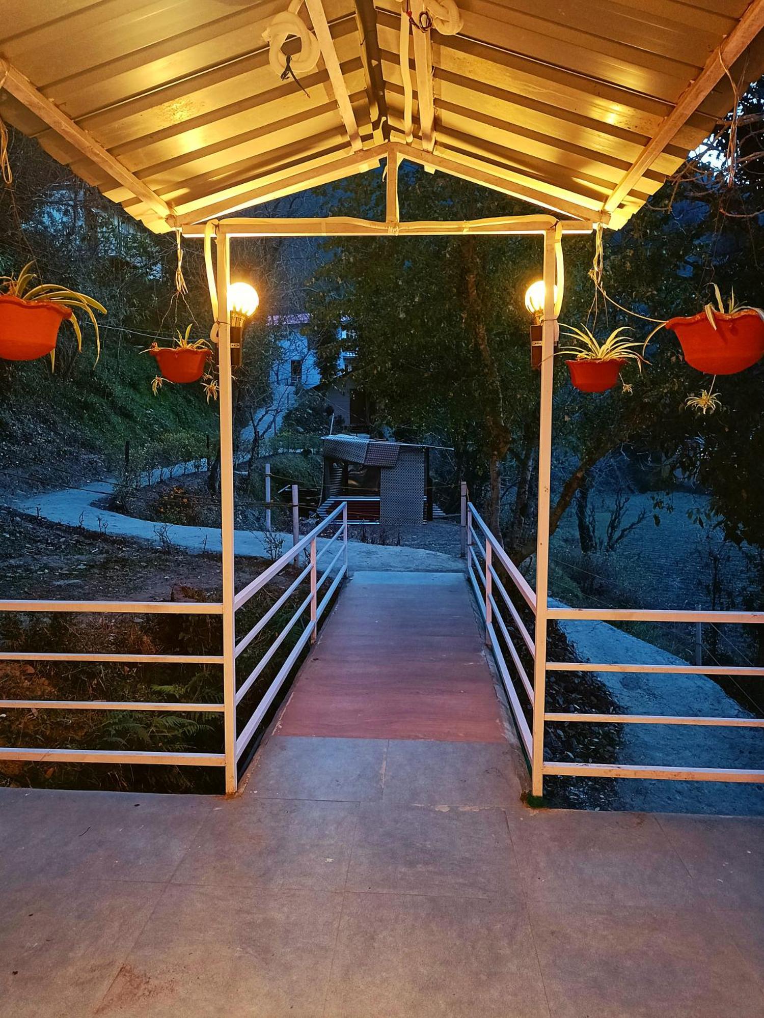 Aaroham Resort Shimla ! Luxury Cottage By Aamod Group Pokój zdjęcie
